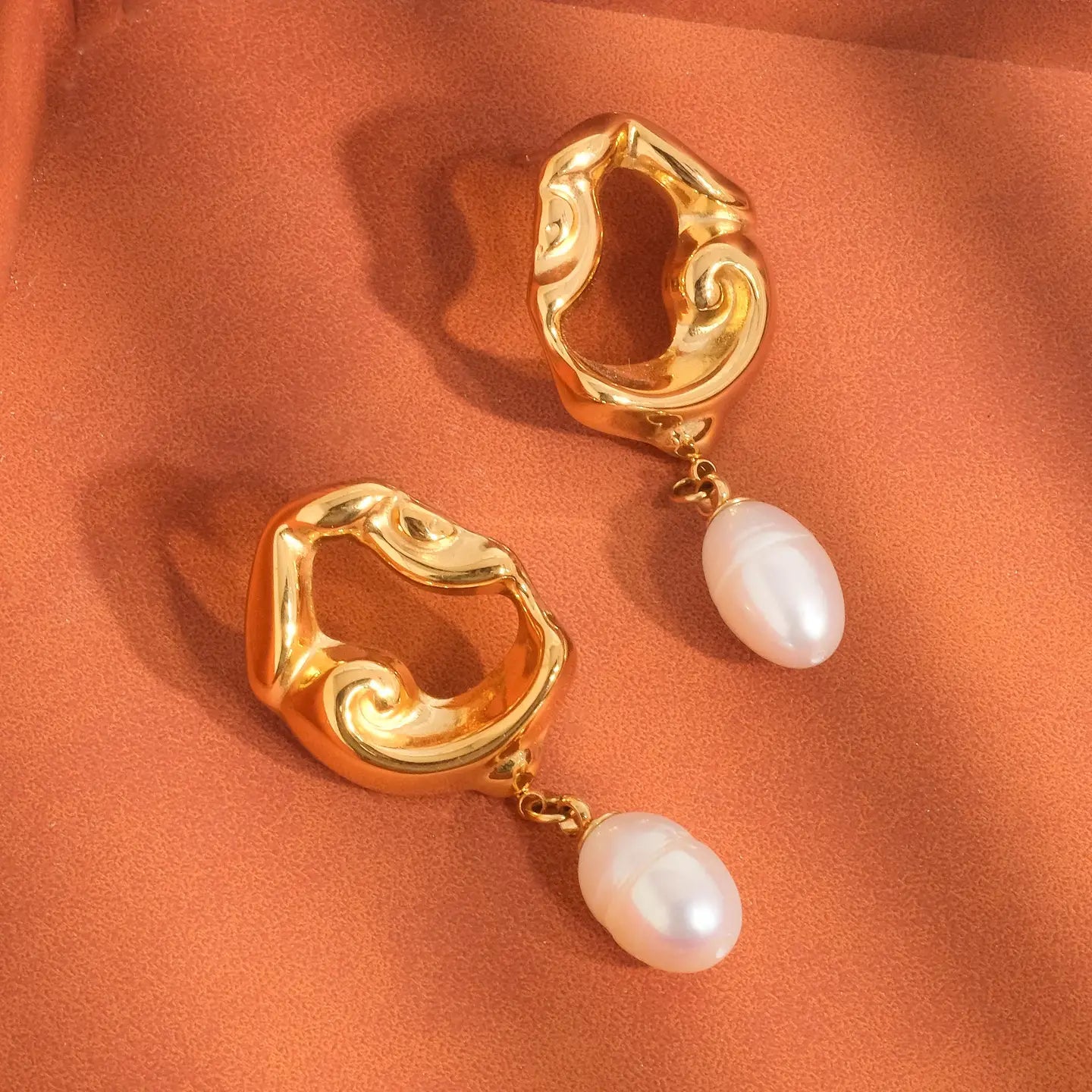 Nerissa Pearl Earring