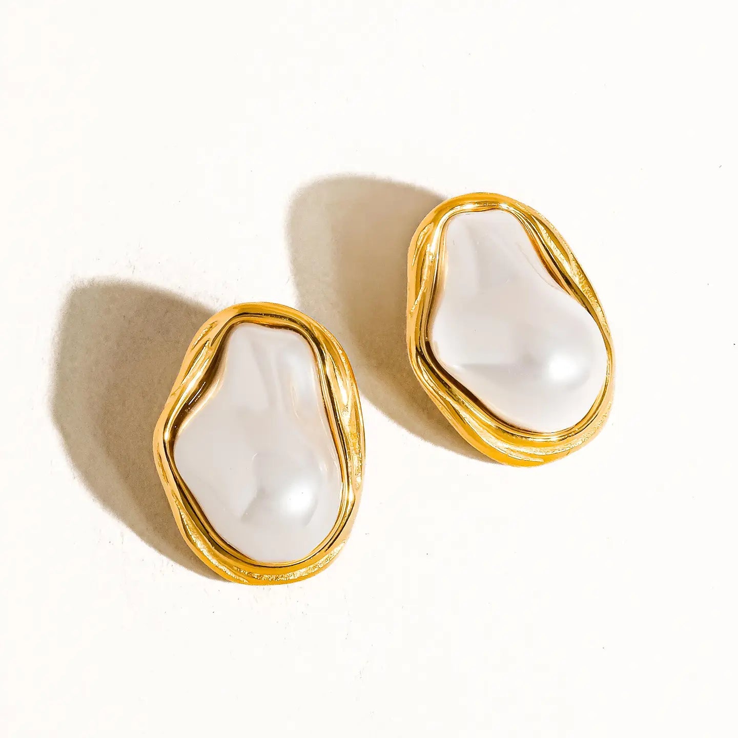 Yasmin Pearl Earring